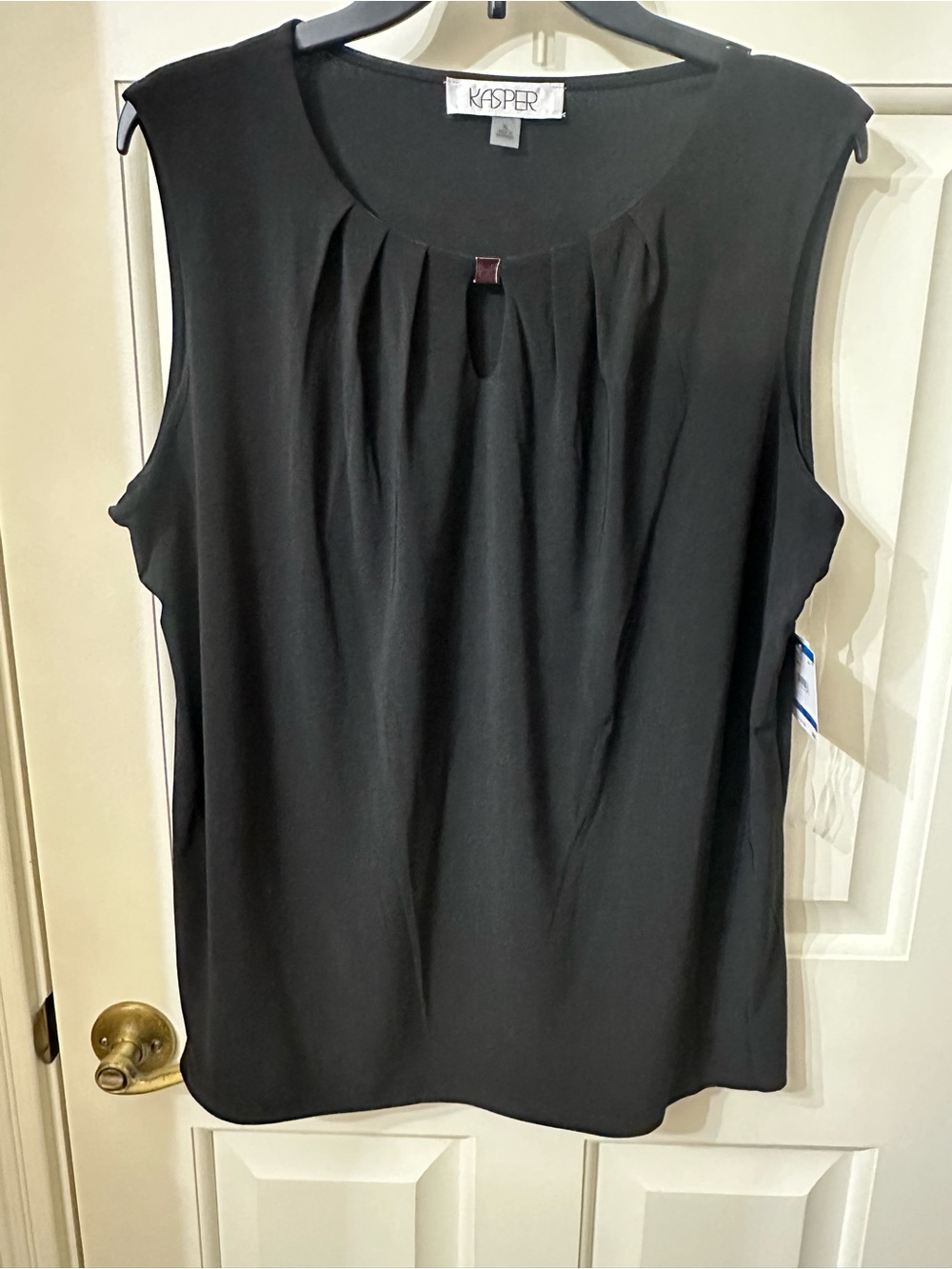 Kasper NWT Black Sleeveless Pleated Keyhole Blouse XL